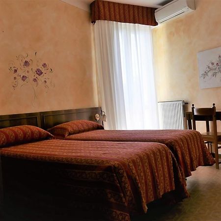 Albergo Villa Angela Тосколано-Мадерно Екстер'єр фото